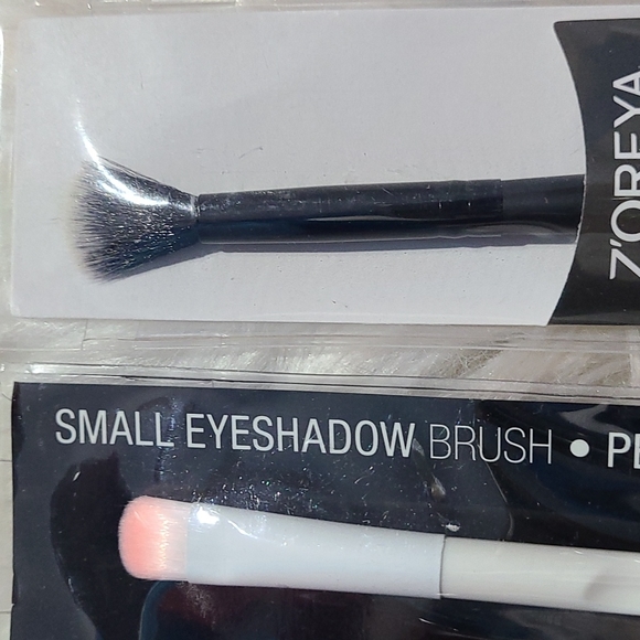 EYESHADOW BRUSH BUNDLE FOR SALE - Picture 4 of 5